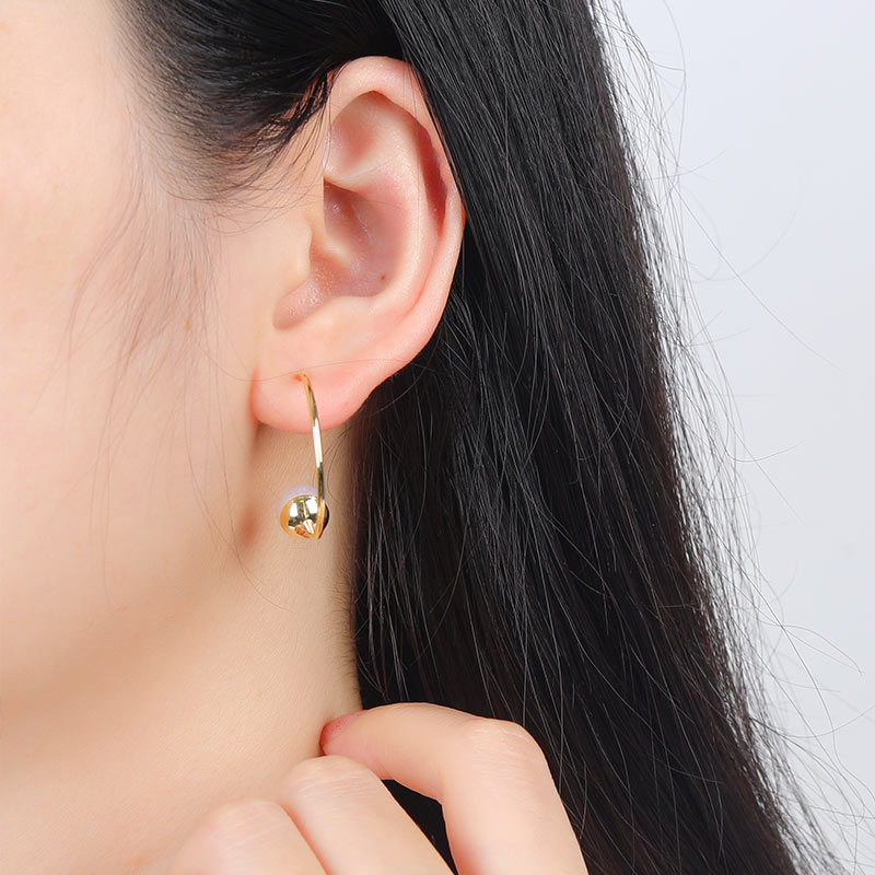 C-Shaped Pearl Earrings