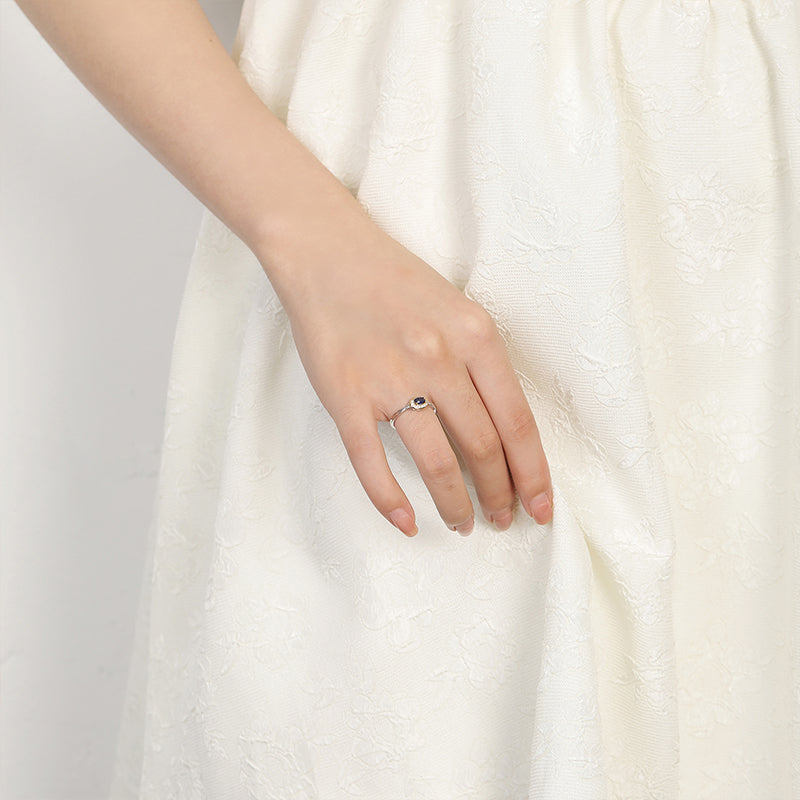 Classic Sapphire Ring
