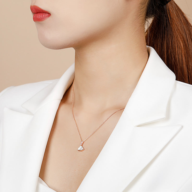 Small Fan Shell Necklace